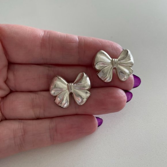 Bow Stud Earrings - Picture 3 of 3